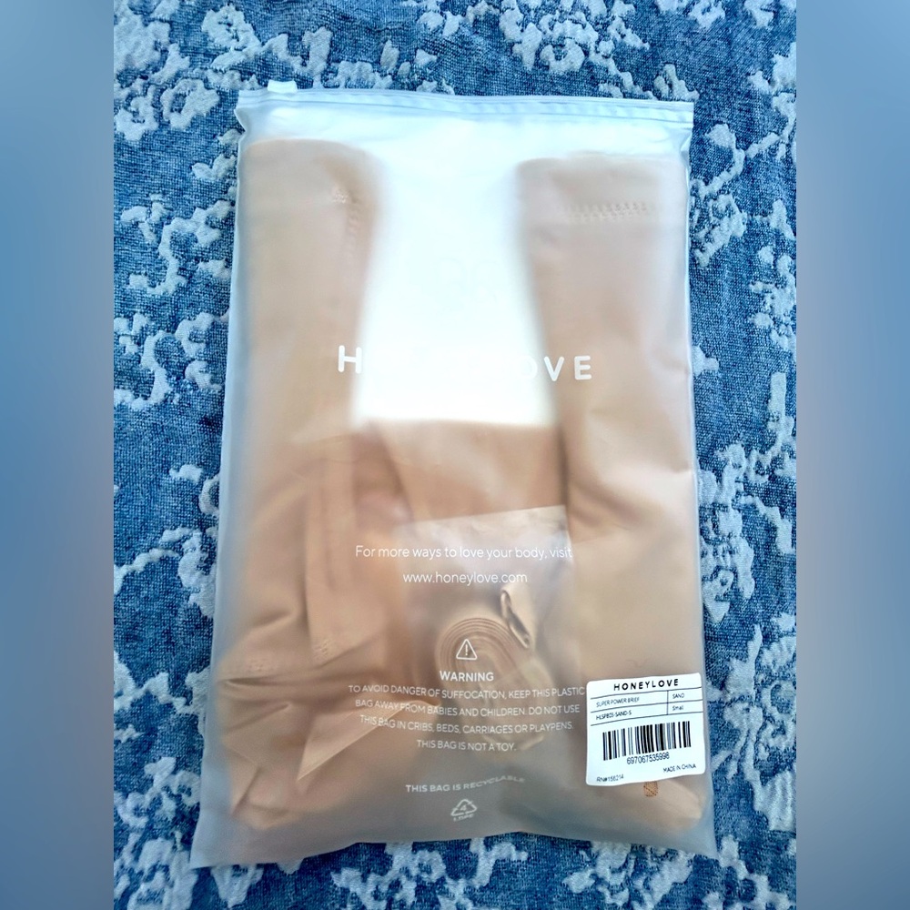 Honey-love SuperPower Thong in sand